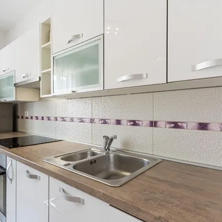 Apartment Mici 2 *