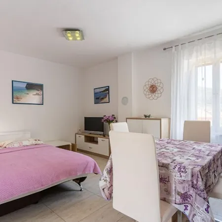 Apartment Mici 2